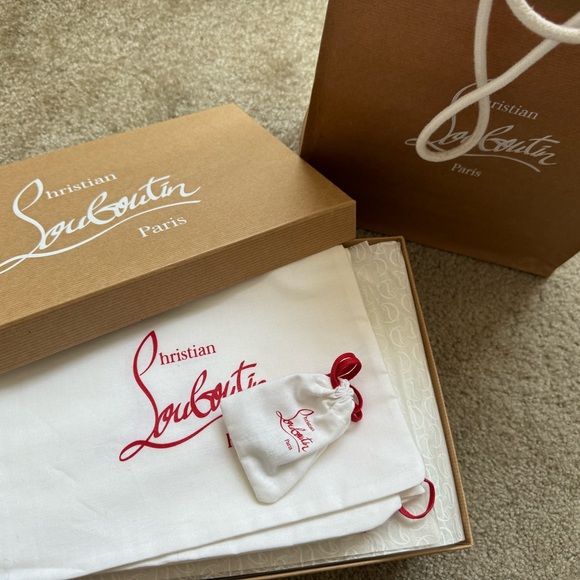 Red Bottom Classic Heels - Picture 1 of 5